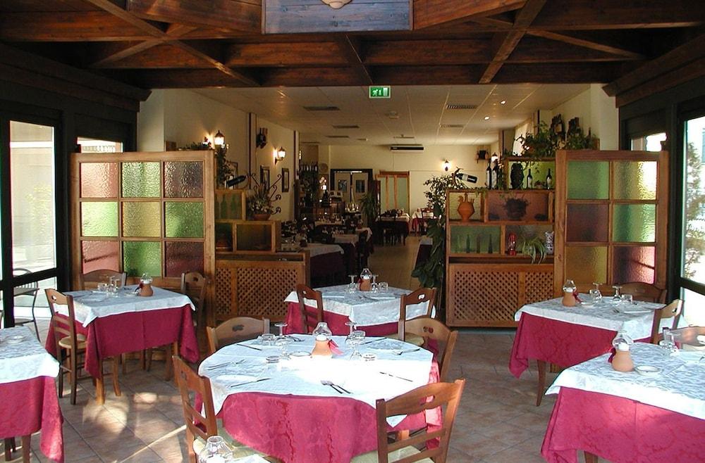 Hotel La Vela Passignano sul Trasimeno Esterno foto