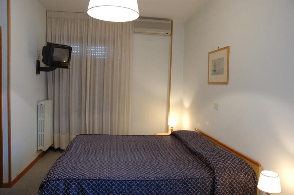 Hotel La Vela Passignano sul Trasimeno Esterno foto